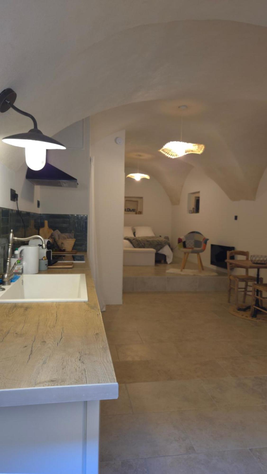 Petit Bonheur Apartment Lauris Ngoại thất bức ảnh